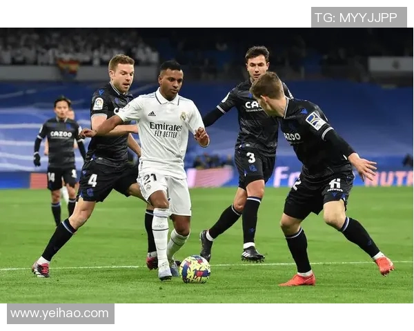 巴塞罗那与皇家马德里元老球队对抗赛精彩回顾与球员风采展示